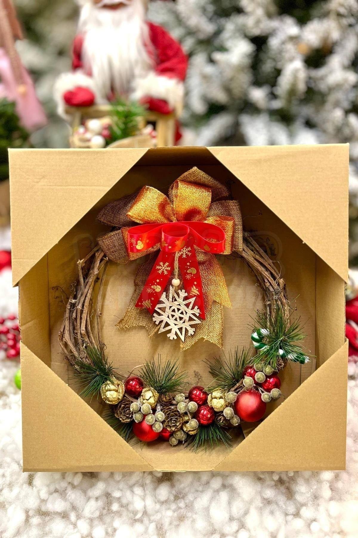 Yılbaşı Kapı Süsü 33x36 Cm Yeni Yıl Karşılama Dekoru Christmas Çelengi Kapı Çiçeği Dekoratif Fiyonk