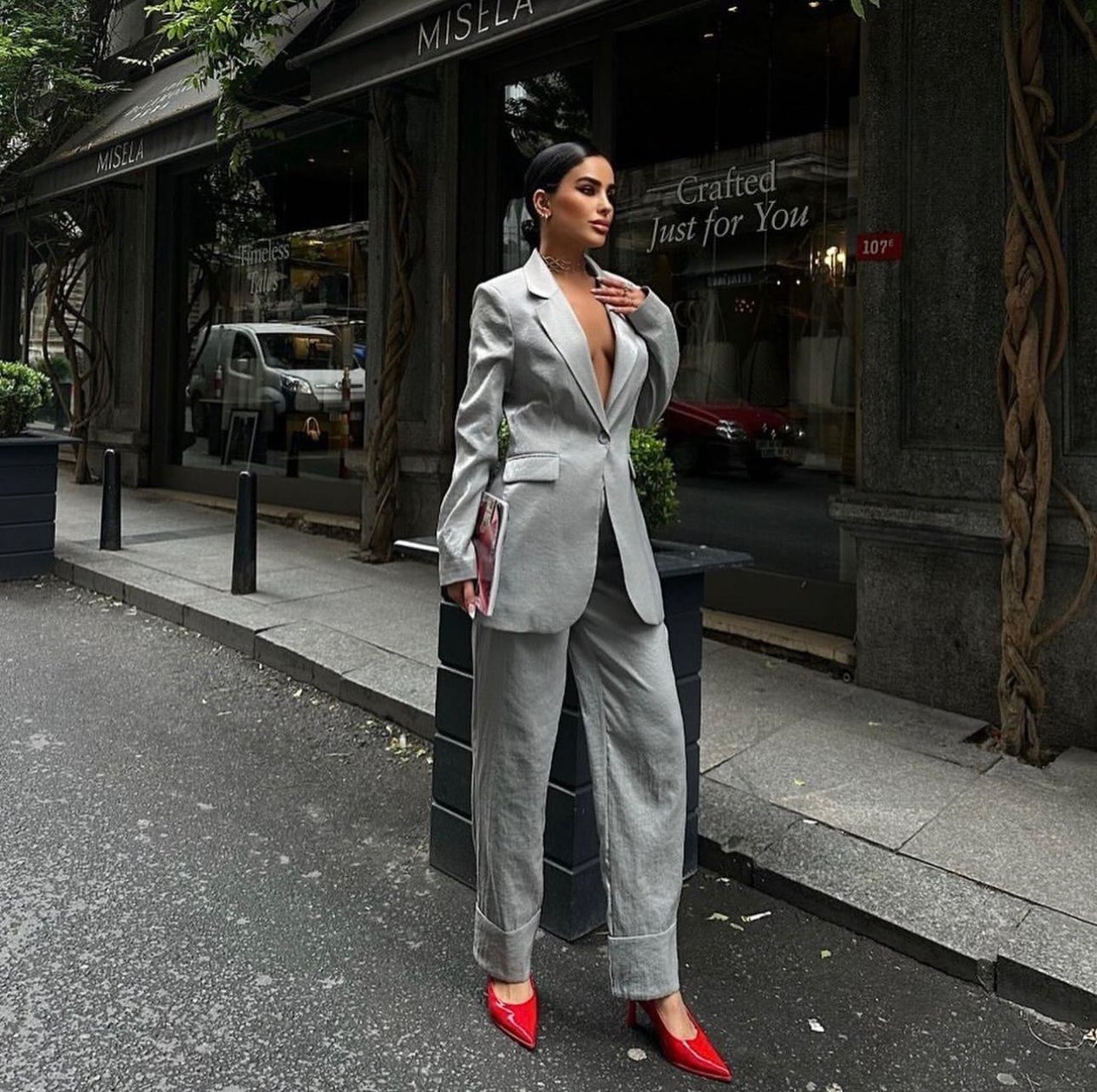 Gri Parlak Blazer Takım 