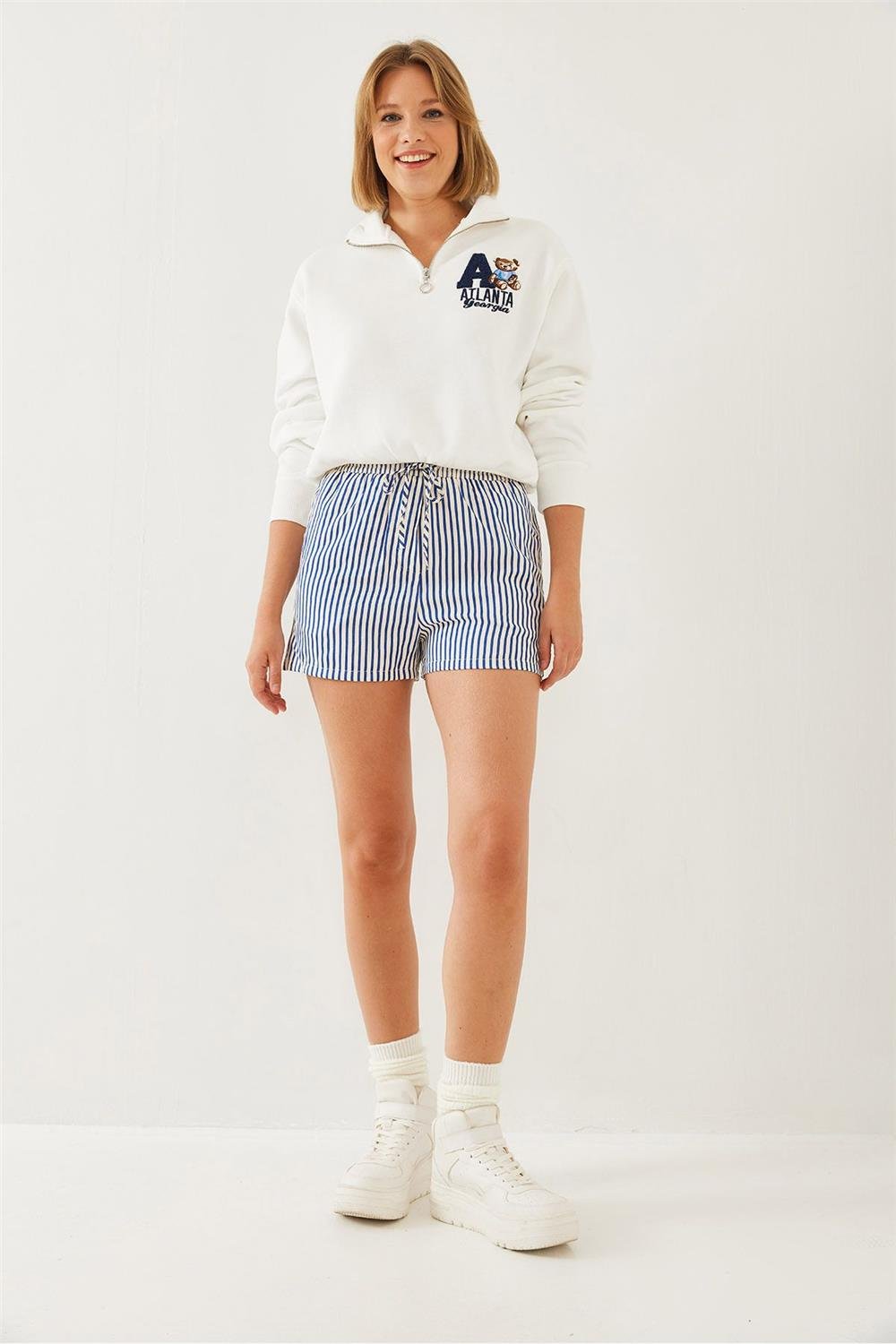 Fermuarlı Ön Baskılı Üç İplik Şardonlu Sweatshirt 5555 60251950 - Beyaz