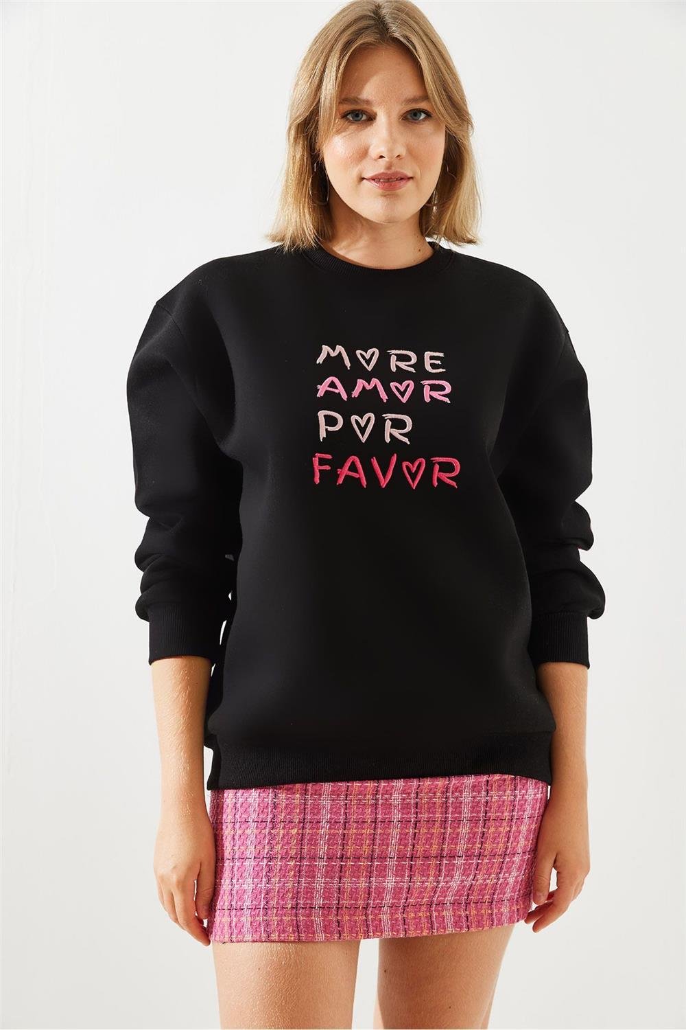 Kalp ve Yazı Nakışlı Sweatshirt 60251803 - Siyah