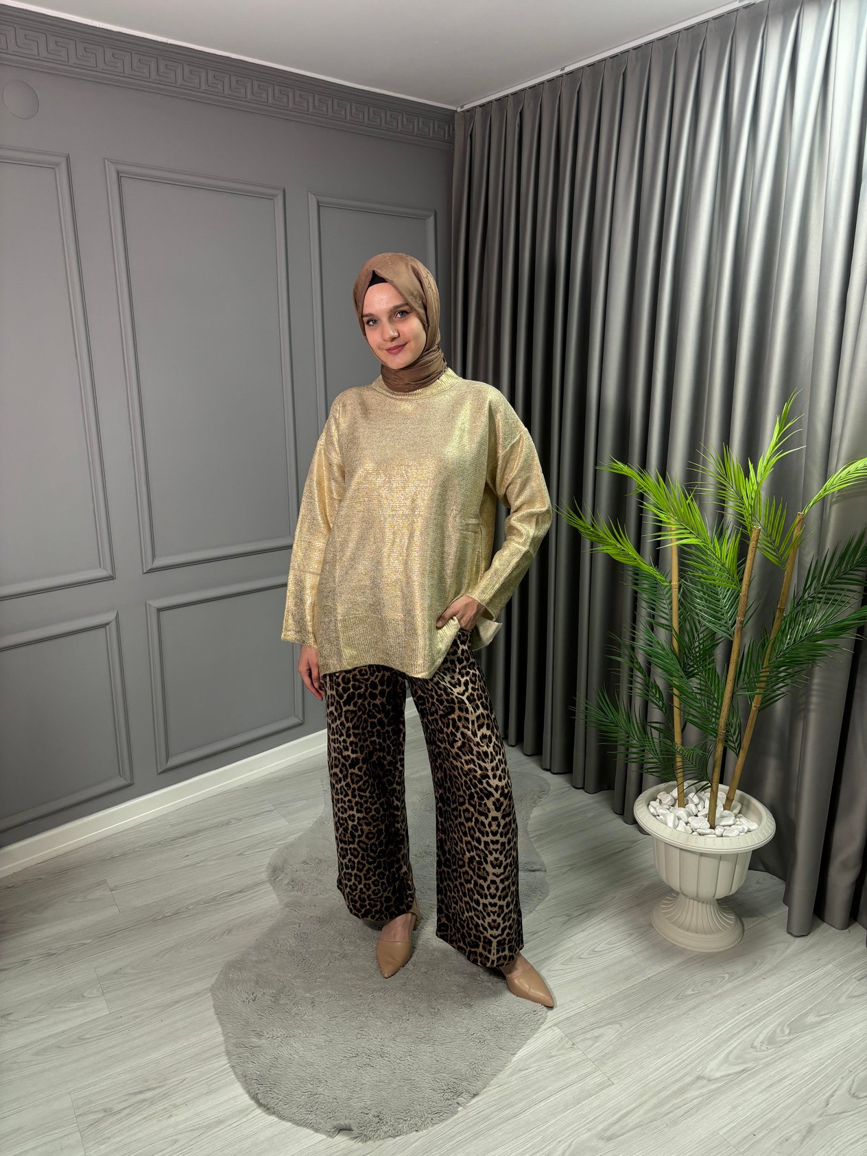 Gold Varaklı Triko Kazak