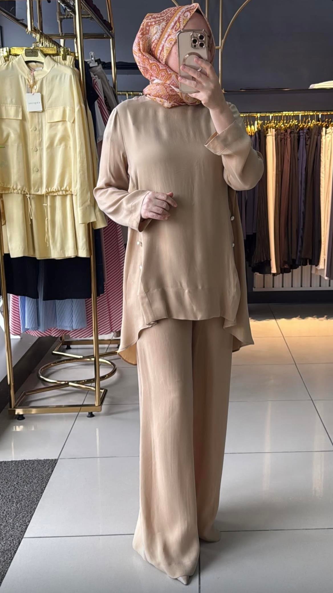 YEŞİM ÖZCAN TAKIM CAMEL