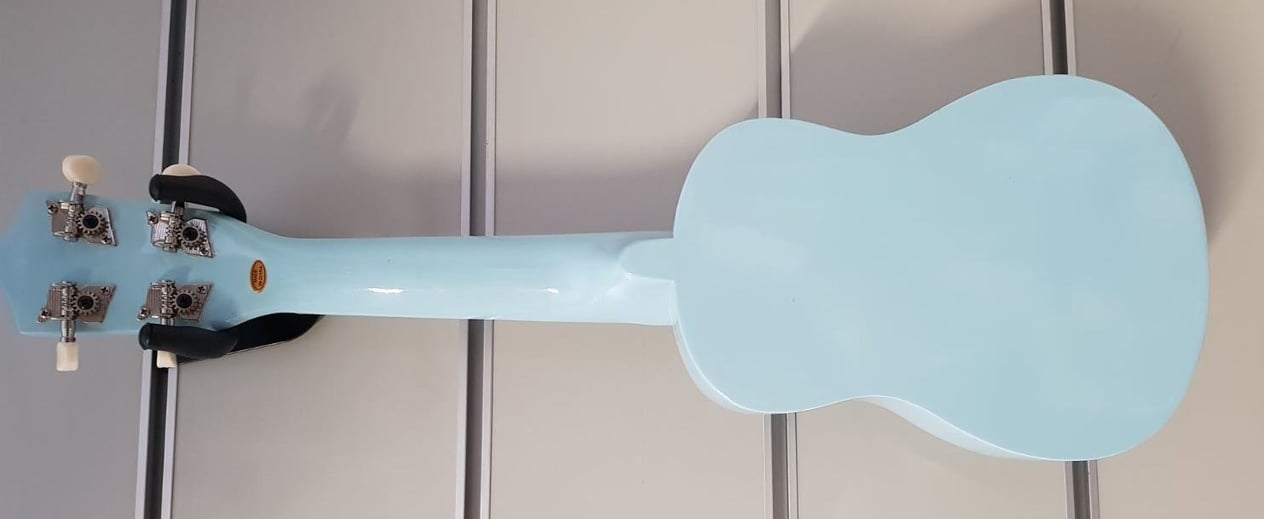 UKULELE 21