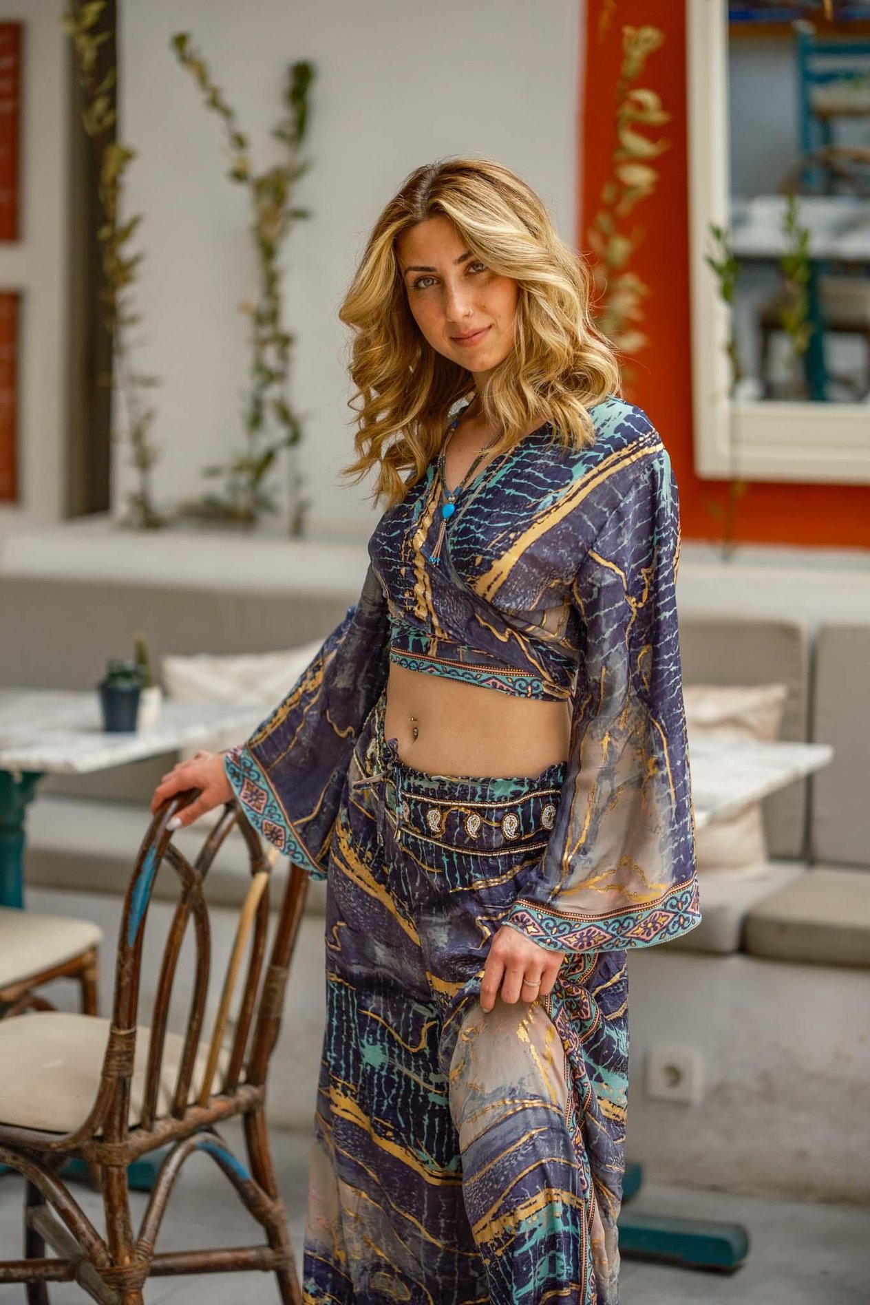 Turkuaz Renk Beli Nakışlı Gold Detaylı Pantolon Bluz Takım