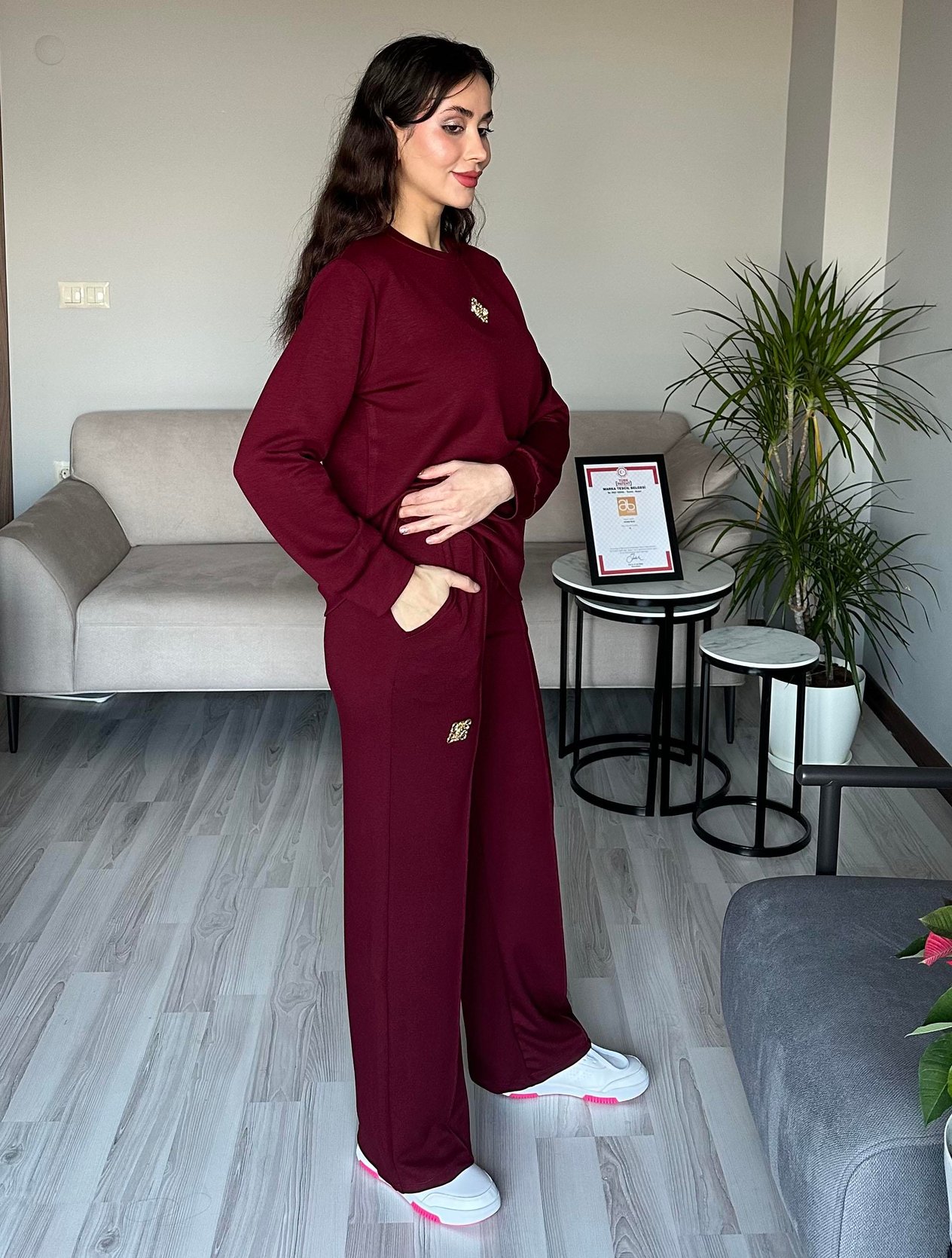 Kadın Bordo Broş Detaylı Oys Premium Pamuklu Modal Kumaş Tunik Sweatshirt ve Pantolon Alt Üst Takım Lüx İkili Takım