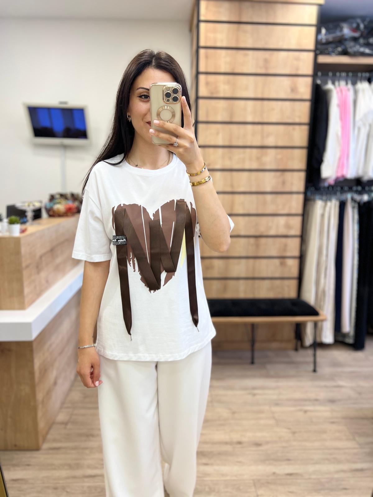 Beyaz Kurdele Desenli T-Shirt