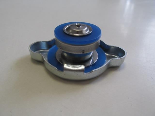 TOYOTA COROLLA- ZZE121- 02/06; RADYATÖR KAPAĞI KÜÇÜK TİP (0.9) (SİLİKON) (CAPS)