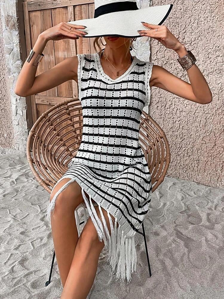 Kadın Kolsuz V Yaka Eteği Püsküllü çizgi Desen Triko Elbise