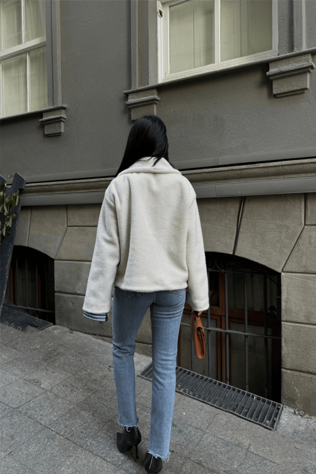 YÜN CROP KABAN - Krem