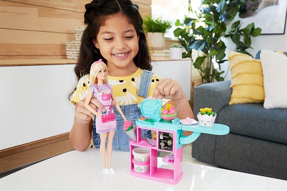 Barbie Çiçekçi Bebek ve Oyun Seti GTN58 Barbie GTN58