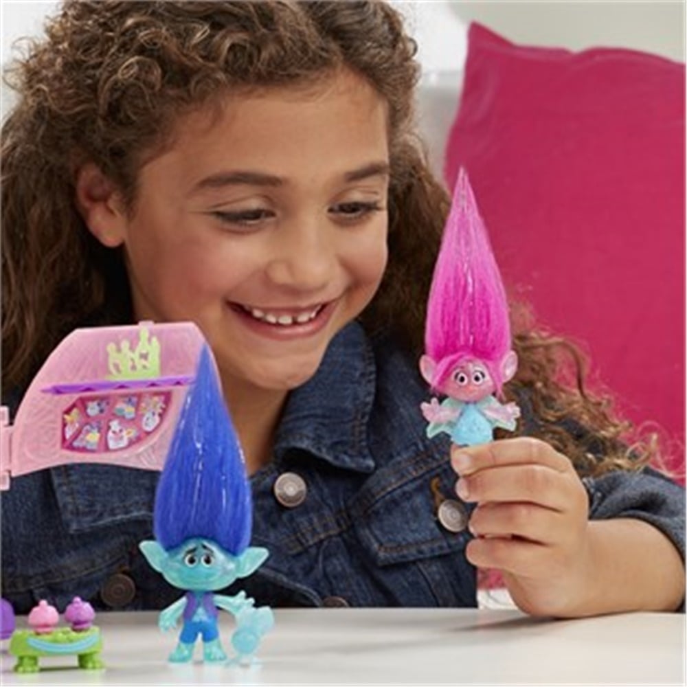 TROLLS POPPY TAÇ GİYME TÖRENİ