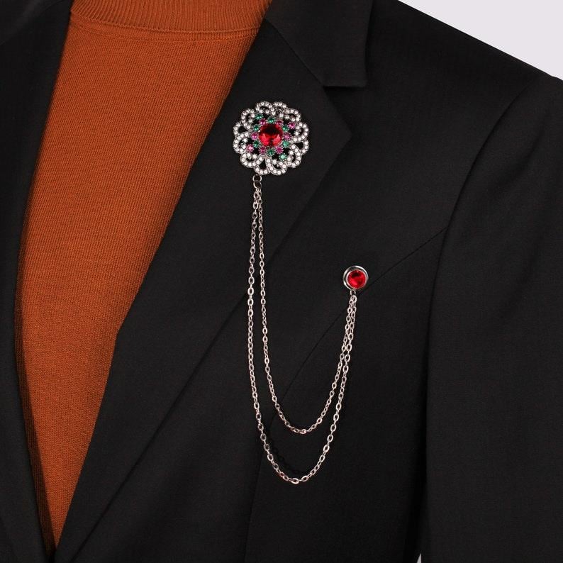 Women CollectionCWC2123Kırmızı Taşlı Ceket Yaka İğnesi