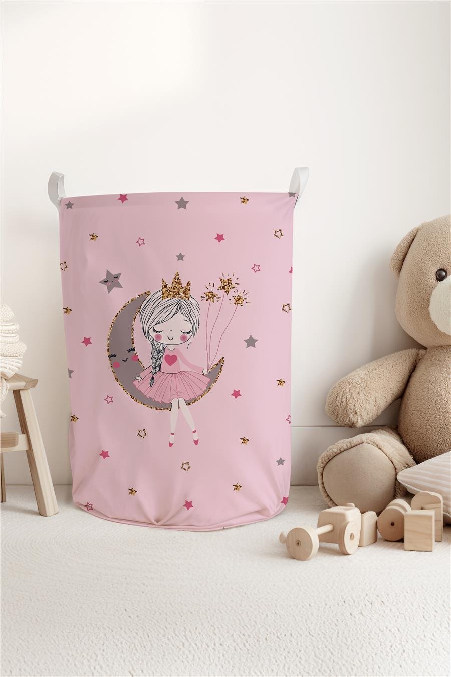Pembe Ay'da Oturan Kız Desenli Çocuk ve Bebek Odası Düzenleyici Oyuncak veya Kirli Sepeti