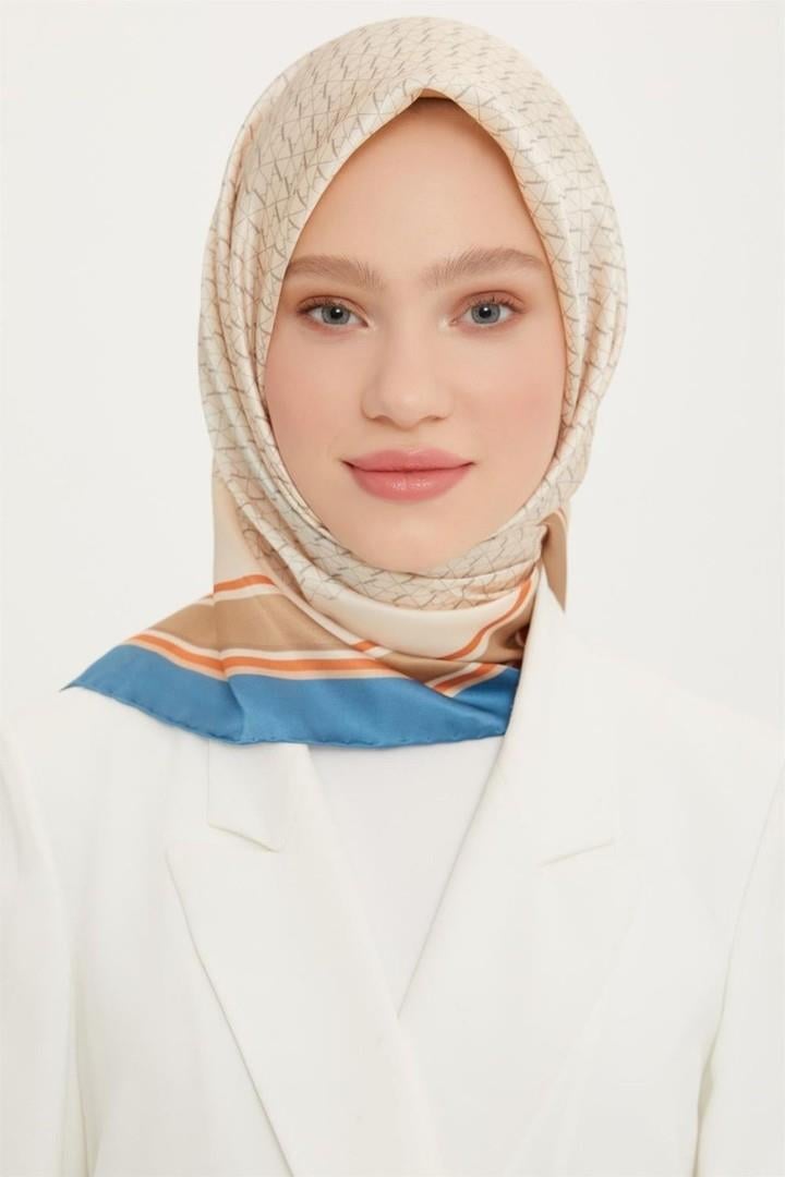 Armine Nostalji Serisi İpek Twill Eşarp 8724D-02