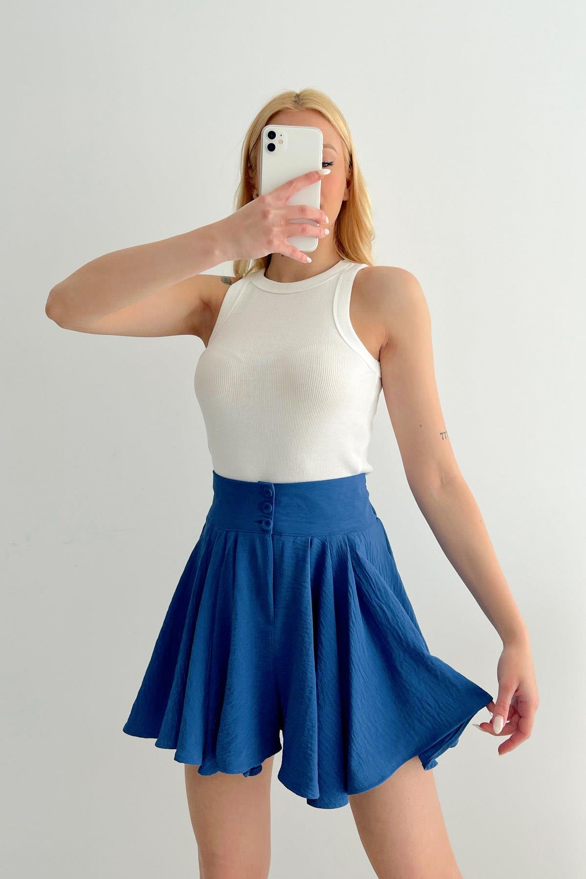Corsage Pleated Shorts Skirt Indigo