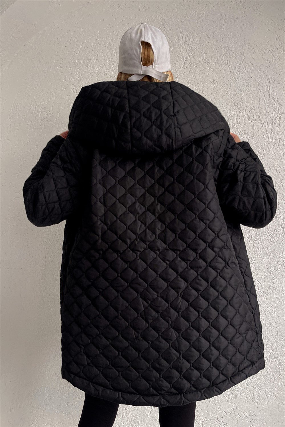 Kapüşonlu Kapitone Mont  Siyah