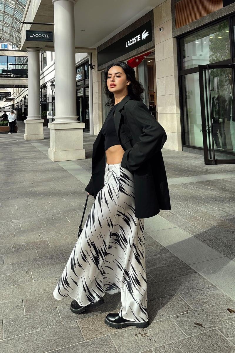 Wholesale Wave Patterned Satin Chiffon Skirt White