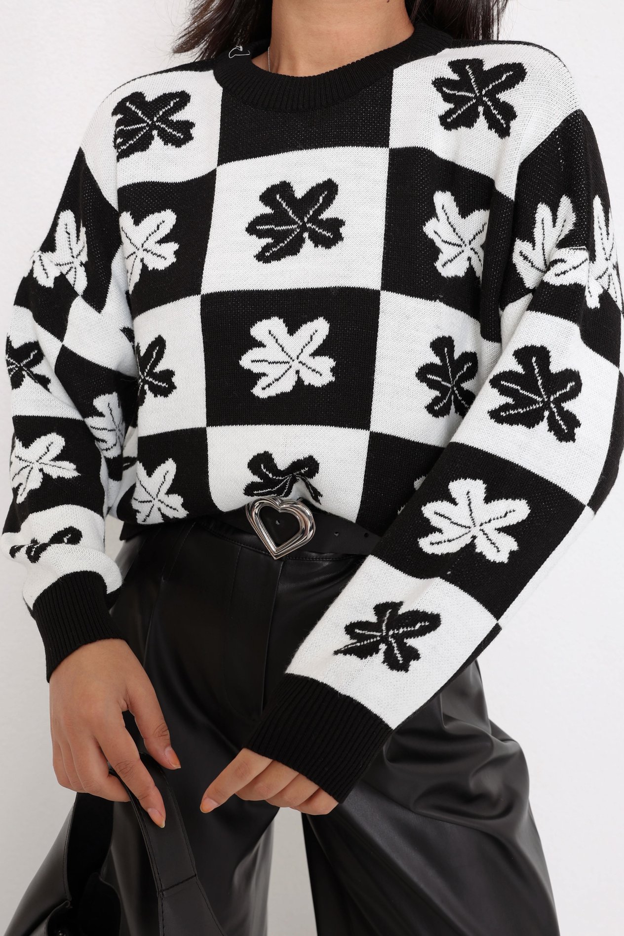 Leaf Patterned Knitwear Sweater Black Ecru