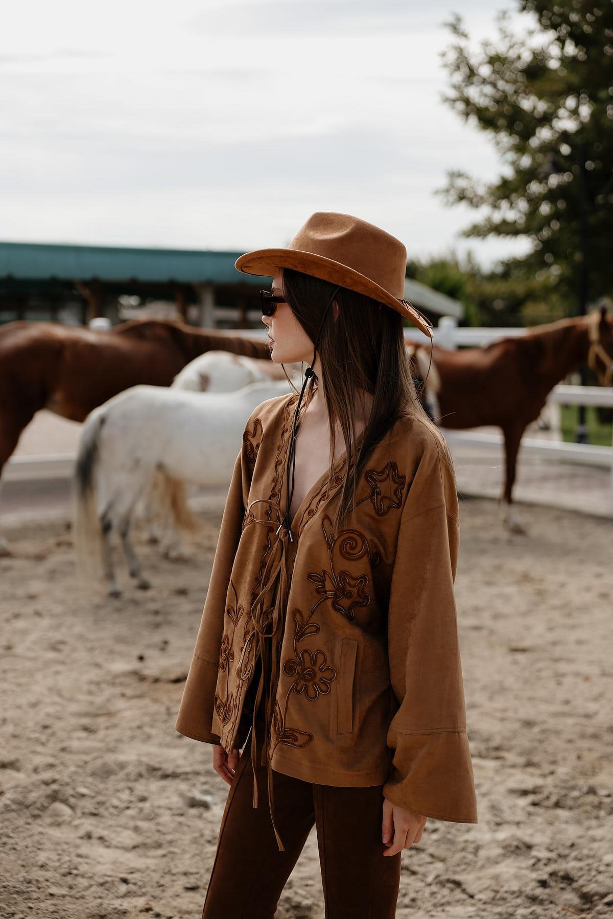 Süzeneli Süet Hırka - Camel
