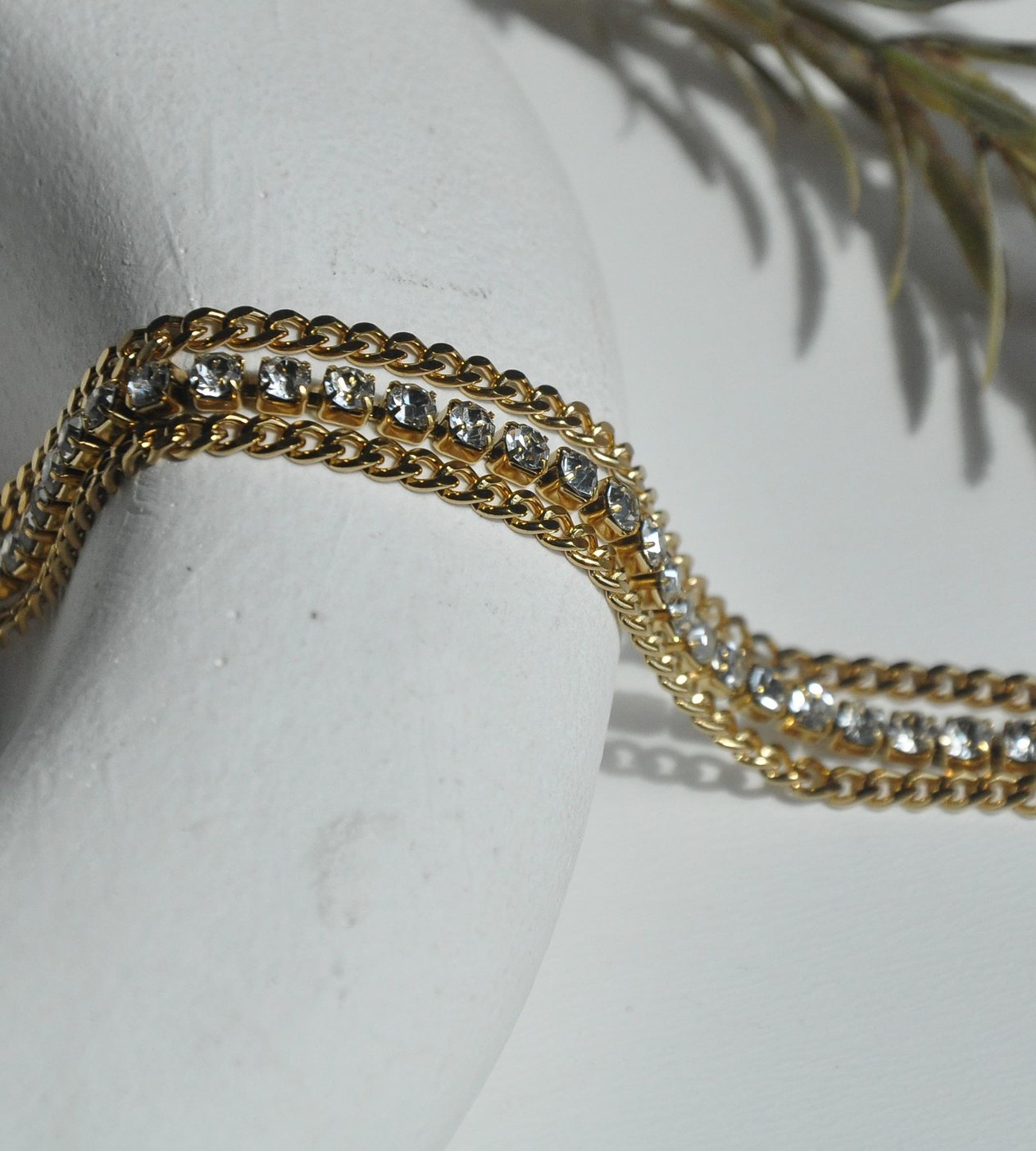 celik-gold-renk-tasli-uclu-bileklik