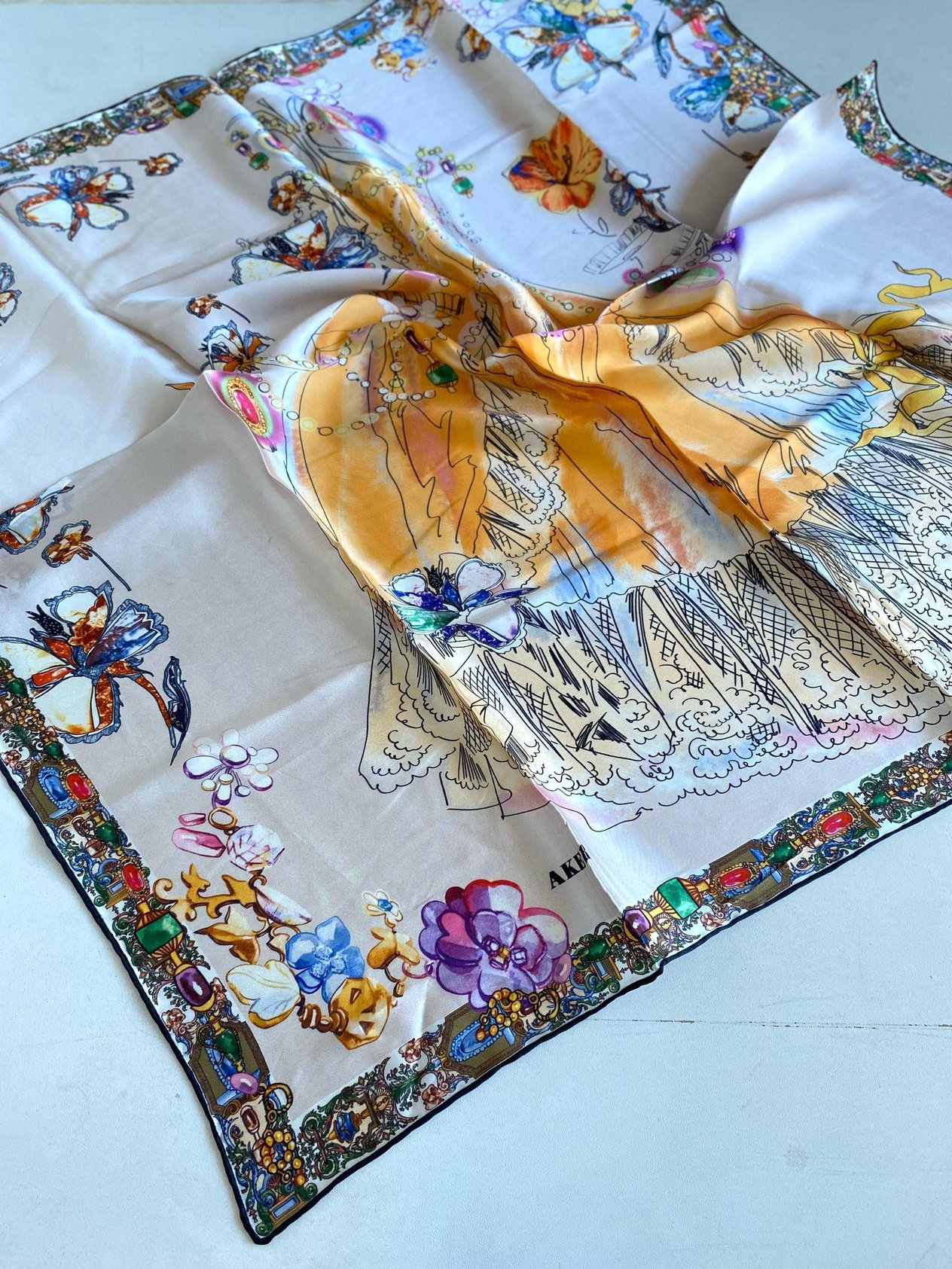 Aker Sura İpek Eşarp 45617 Krem Karışık Desen