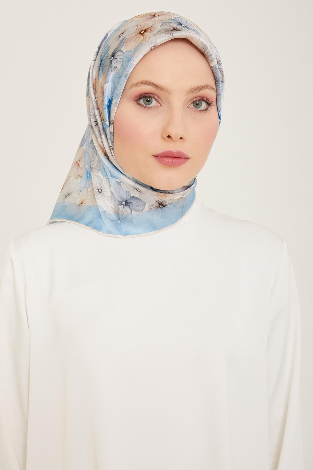 Armine Bebe Blue Flower Pattern Twill Silk Scarf 9108-83