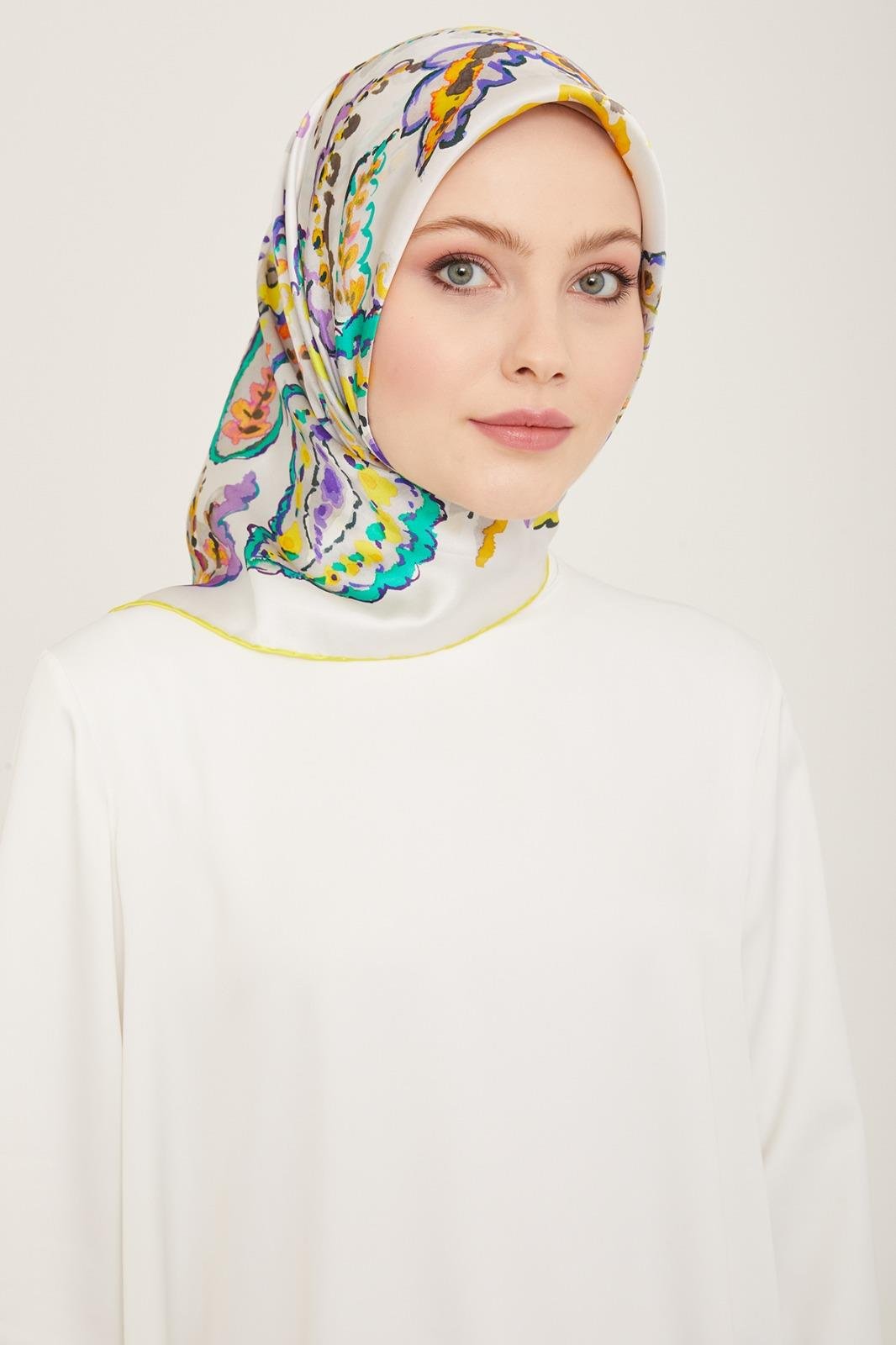 Armine Beyaz-Sarı Etnik Desen Sura İpek Eşarp 9130-83