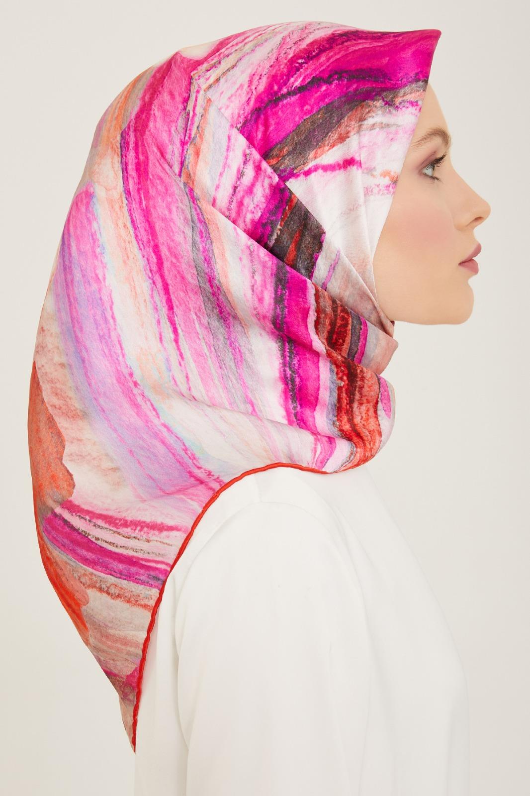 Armine Mercan-Mor Batik Desen Sura İpek Eşarp 9102-52