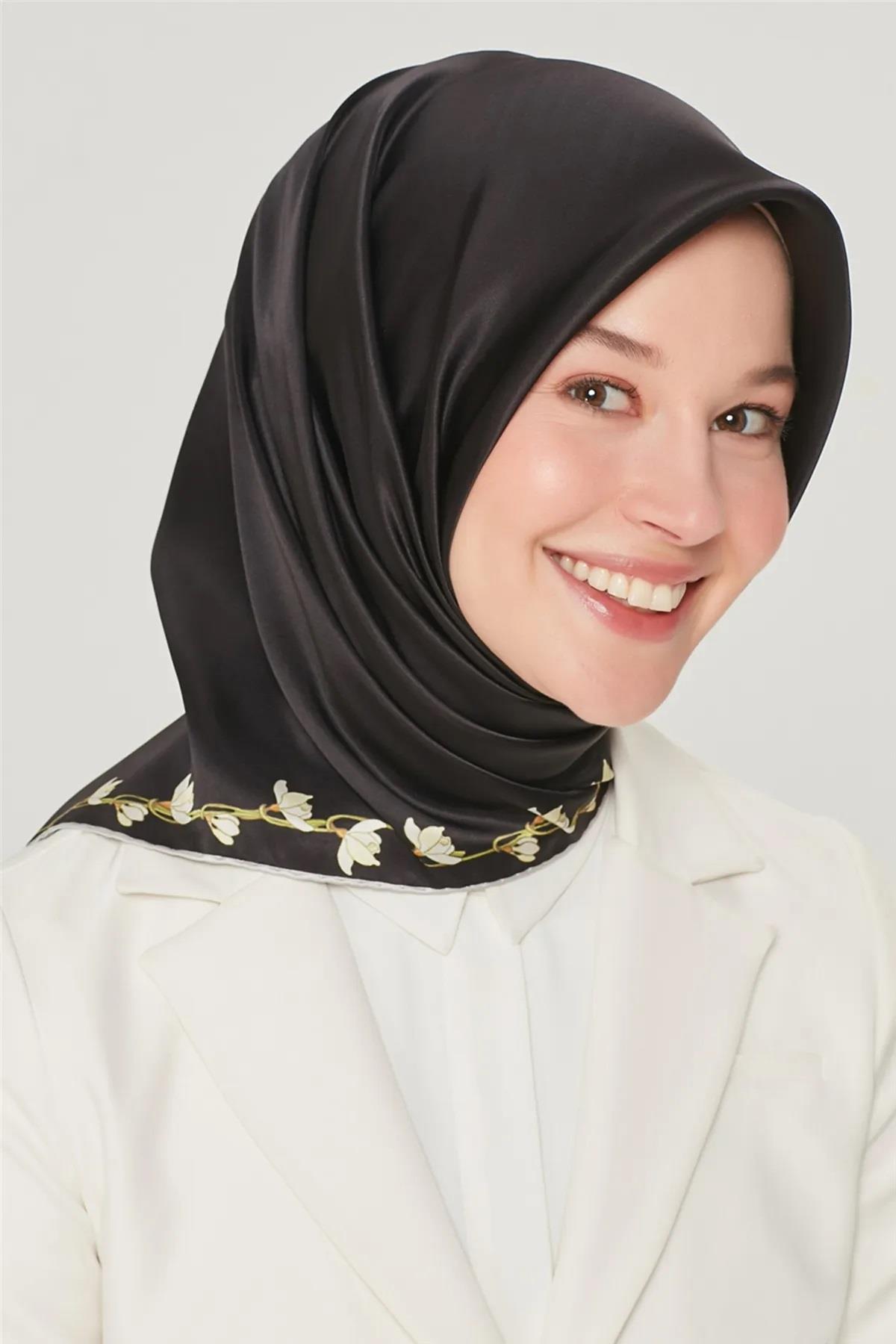 Armine Nostalgia Floral Patterned Twill Silk Scarf 8553-09