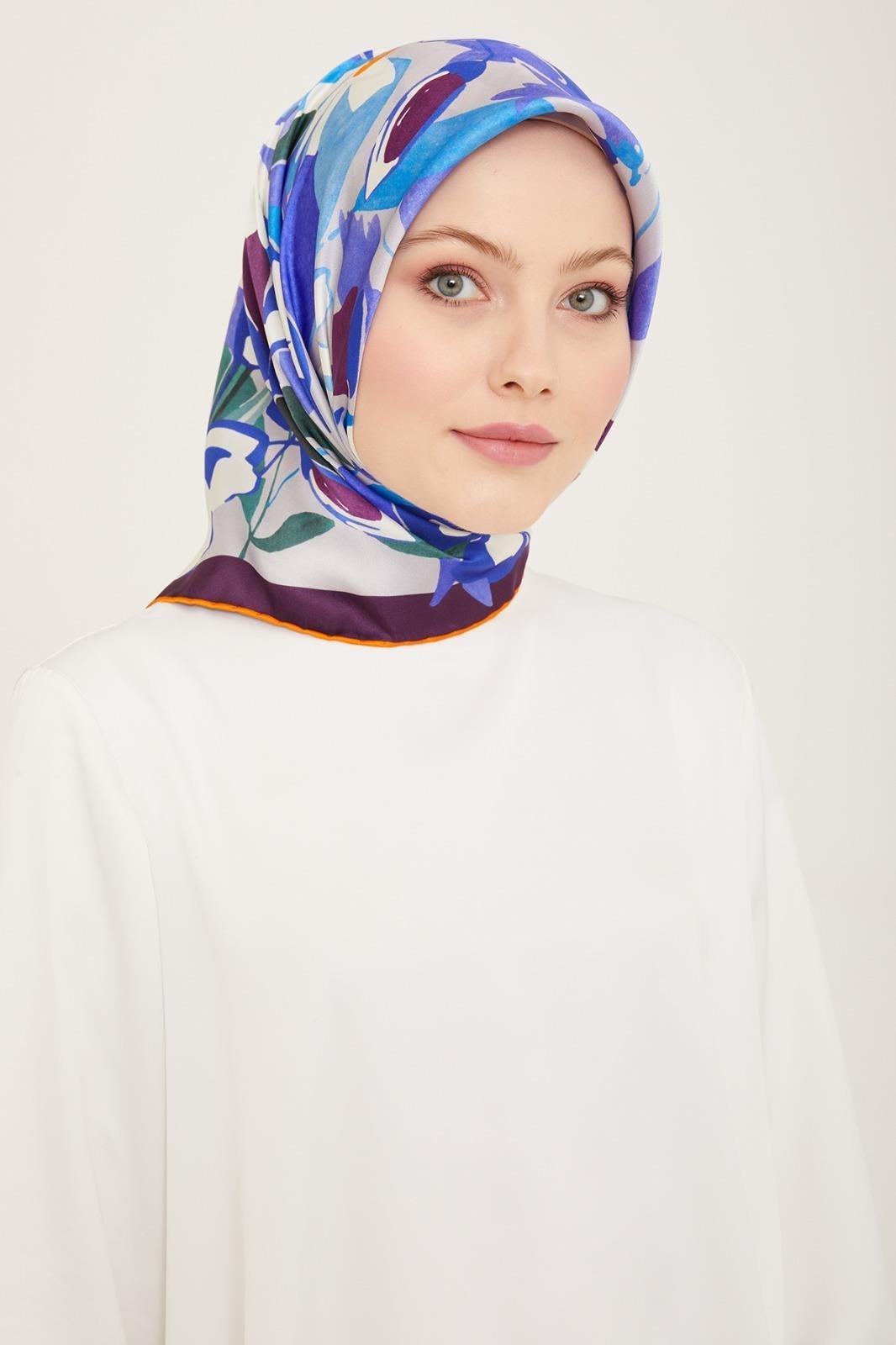 Armine Patlıcan Mor-Mavi Çiçek Desen Tivil İpek Eşarp 9153-61