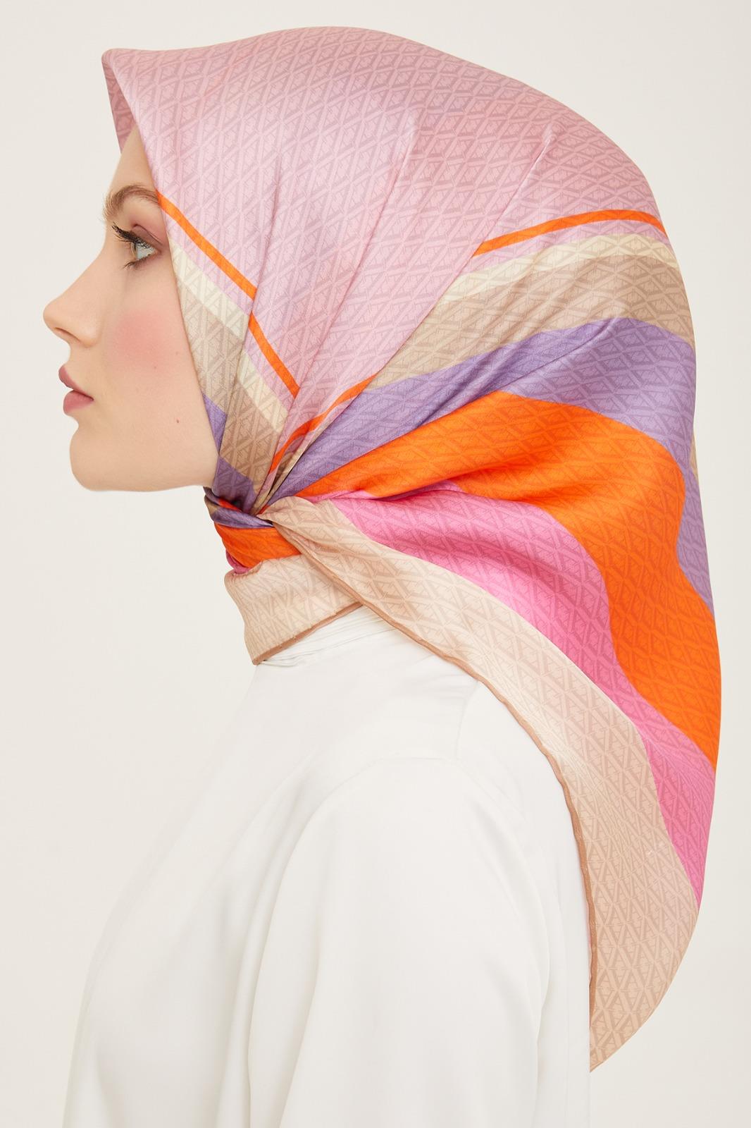 Armine Pembe-Turuncu Geçişli Monogram Desen Tivil İpek Eşarp 9111-39