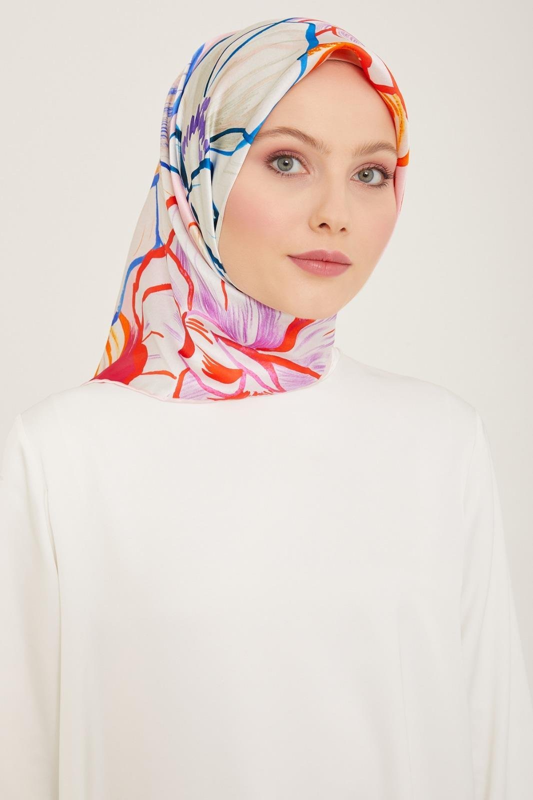 Armine Şeker Pink Flower Pattern Twill Silk Scarf 9110-33