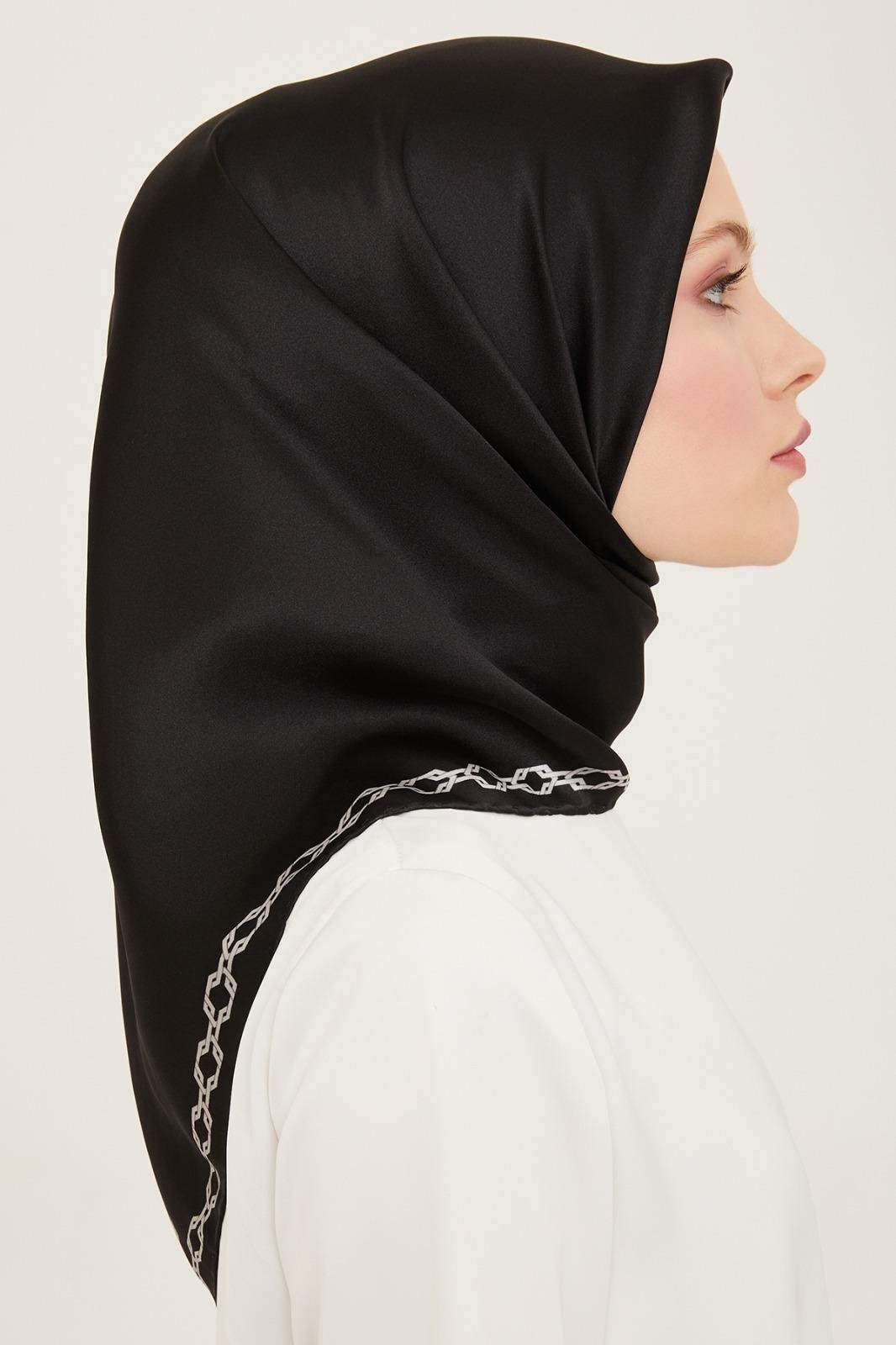 Armine Siyah-Beyaz Düz Renk Tivil İpek Eşarp 9154-01