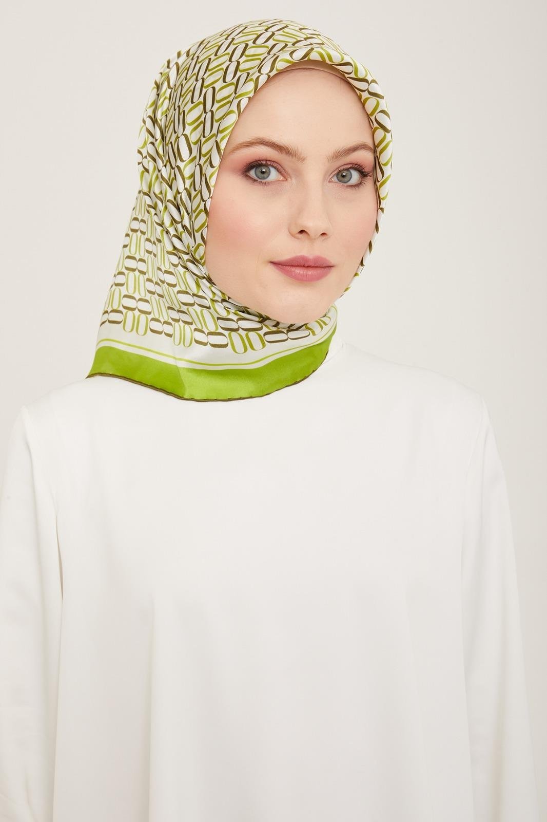 Armine Soft Yeşil Geometrik Desen Tivil İpek Eşarp 9149-54