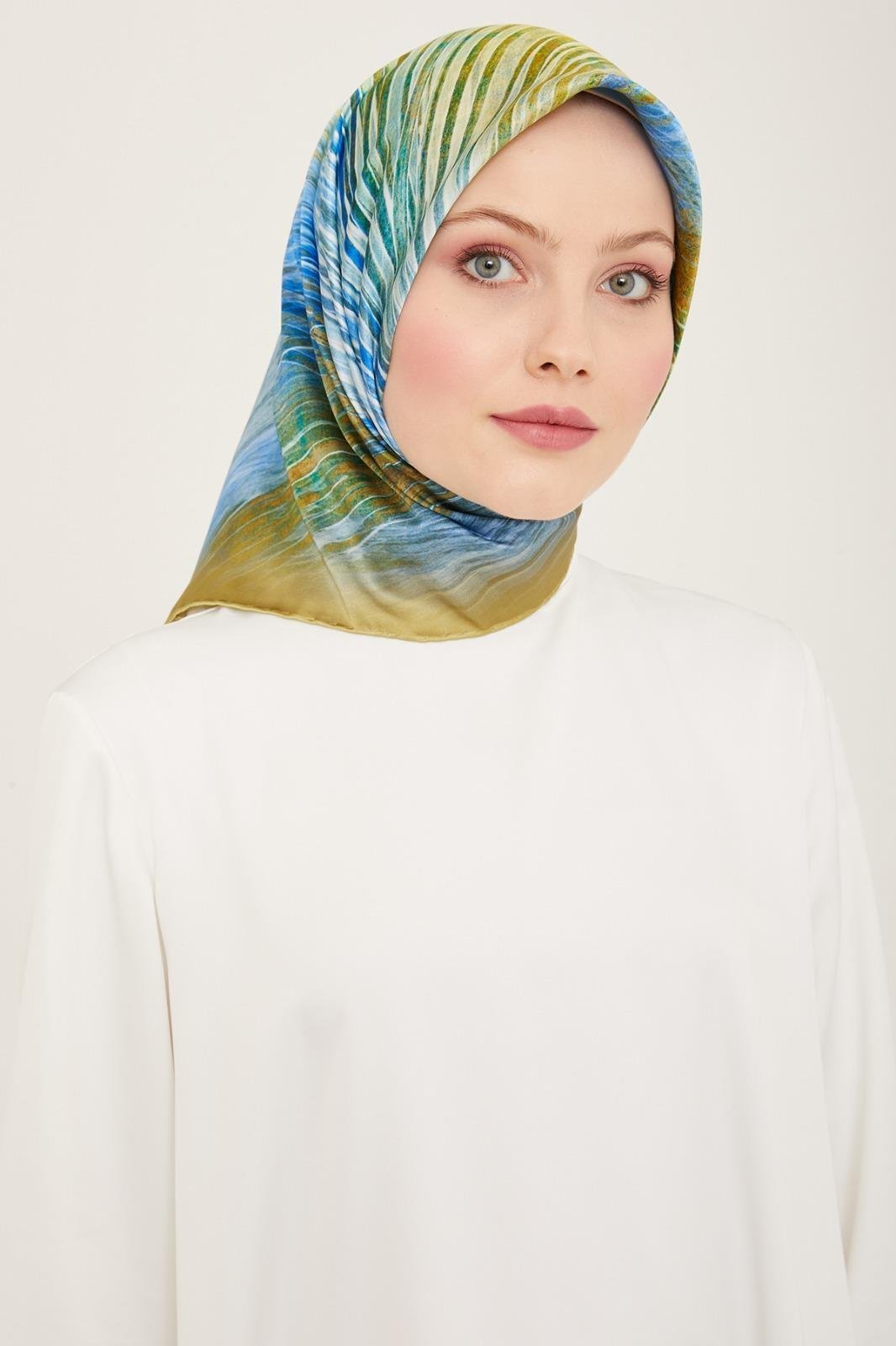 Armine Soft Yeşil-Mavi Çizgili Desen Sura İpek Eşarp 9143-05