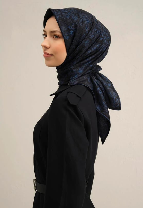 Armine Sura İpek Eşarp 9311-10 Lacivert Karışık Desen 