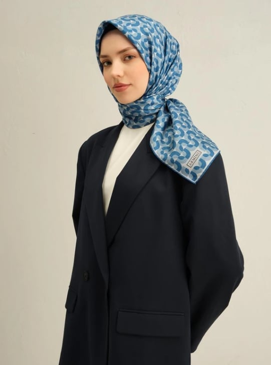 Armine Sura İpek Eşarp 9321-04 Mavi Karışık Desen 