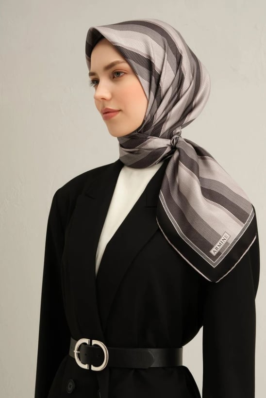 Armine Sura İpek Eşarp 9327-83 Siyah Karışık Desen 