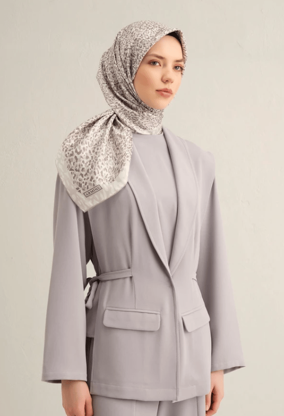 Armine Sura İpek Eşarp 9352-83 Gri Karışık Desen 