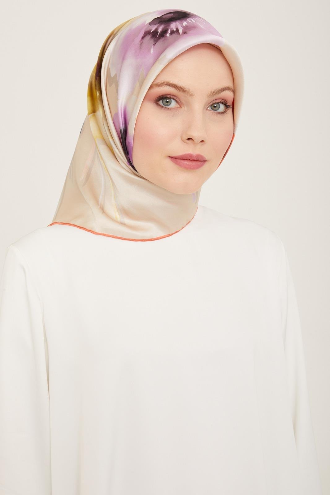 Armine Taş Çiçek Desen Sura İpek Eşarp 9105-80