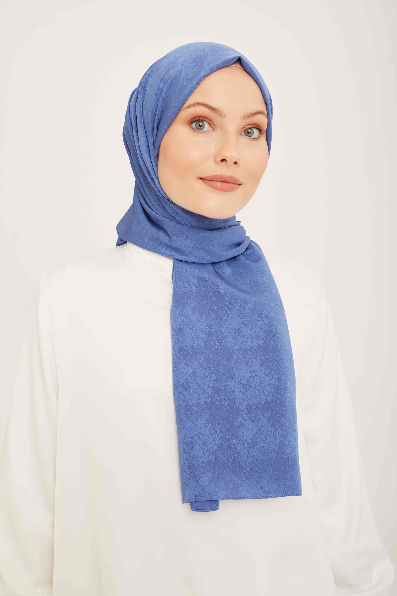 Armine Trend J.Capri Mavi Düz Renk Şal 8-125