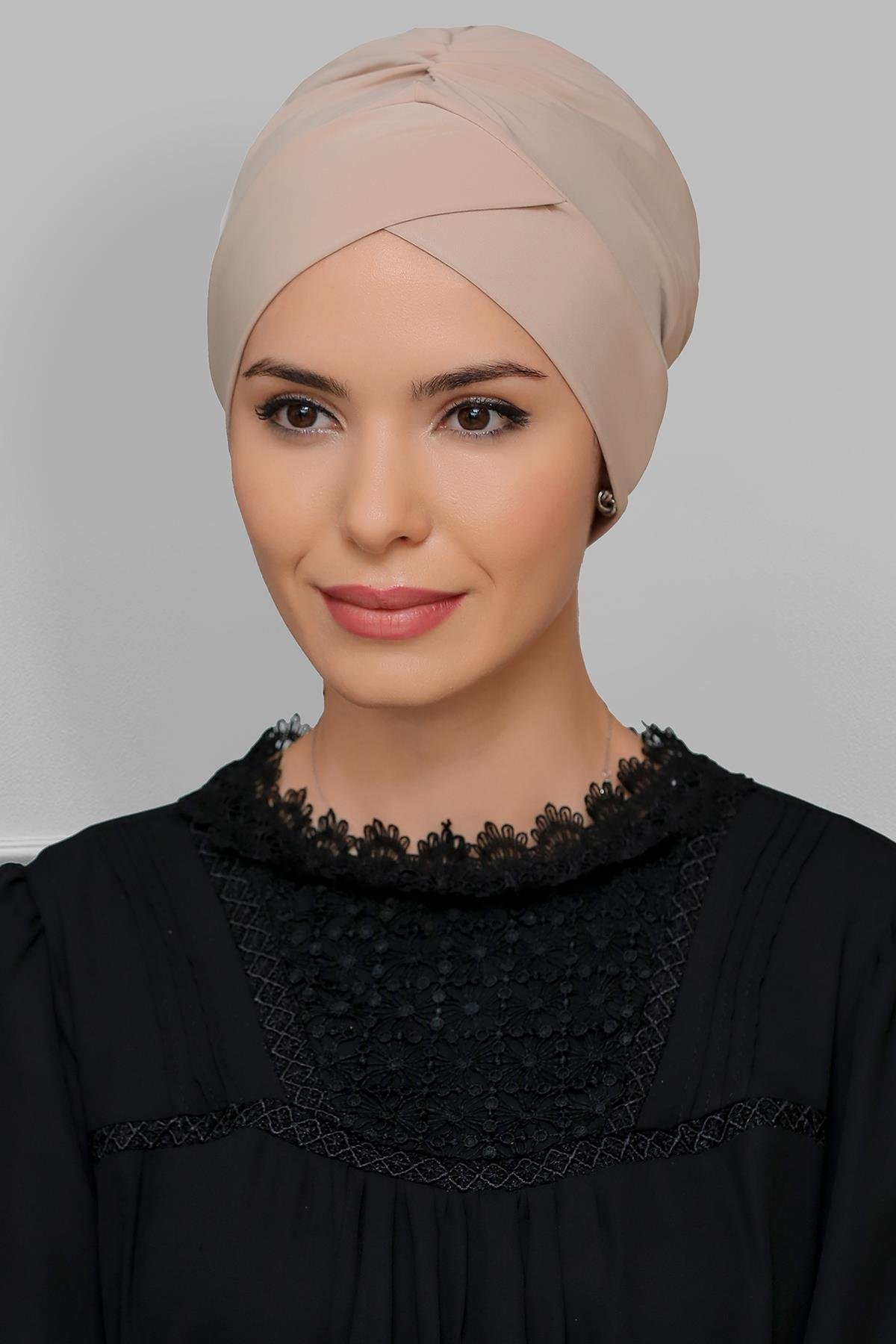 Bej Pratik Hazır Geçmeli Tesettür Bone Sandy Kumaş Çapraz Büzgülü 1801_12