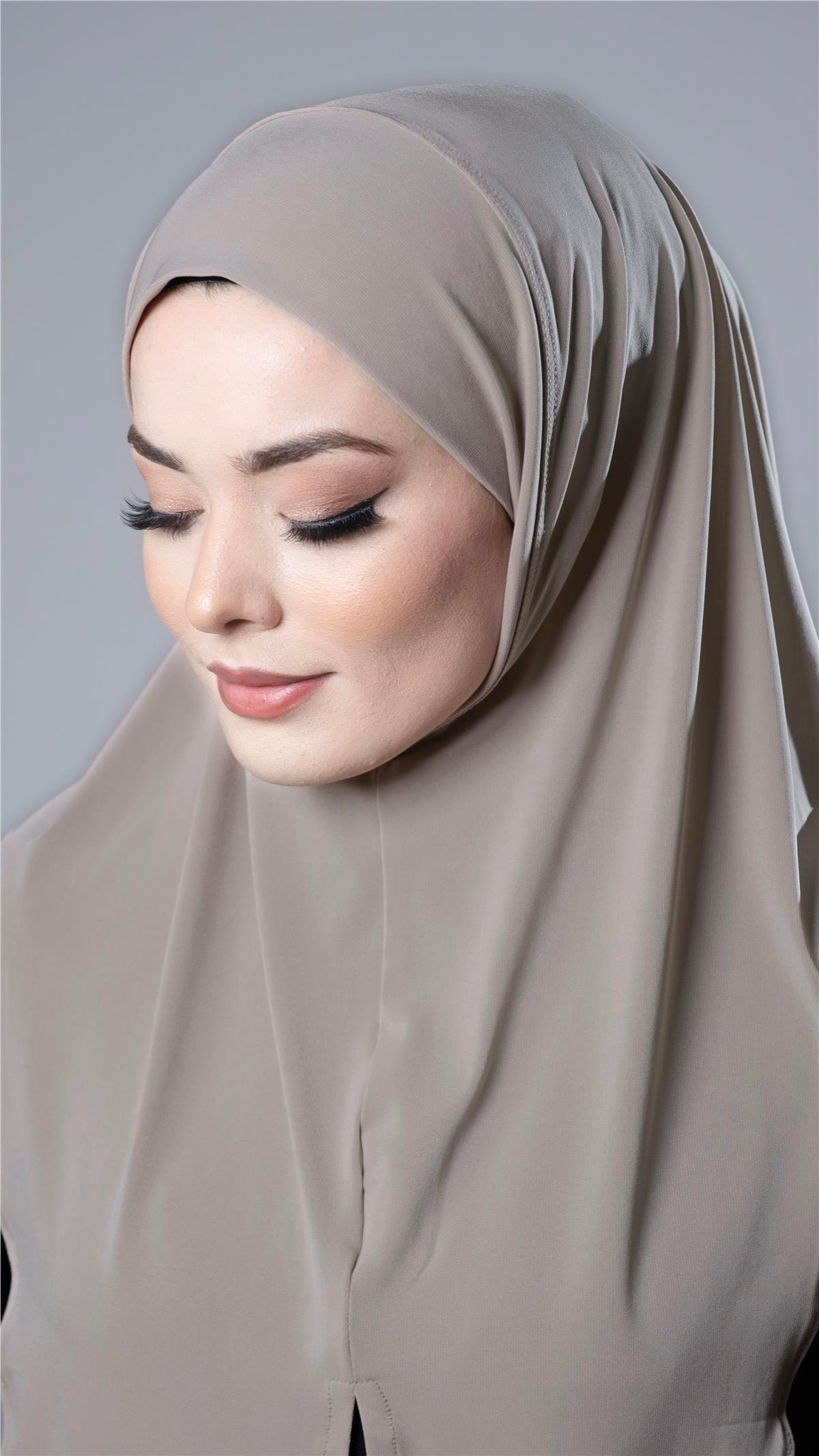 Bej Pratik Hazır Geçmeli Tesettür Eşarp Sandy Kumaş Yırtmaçlı Düz Hijab 2310_12