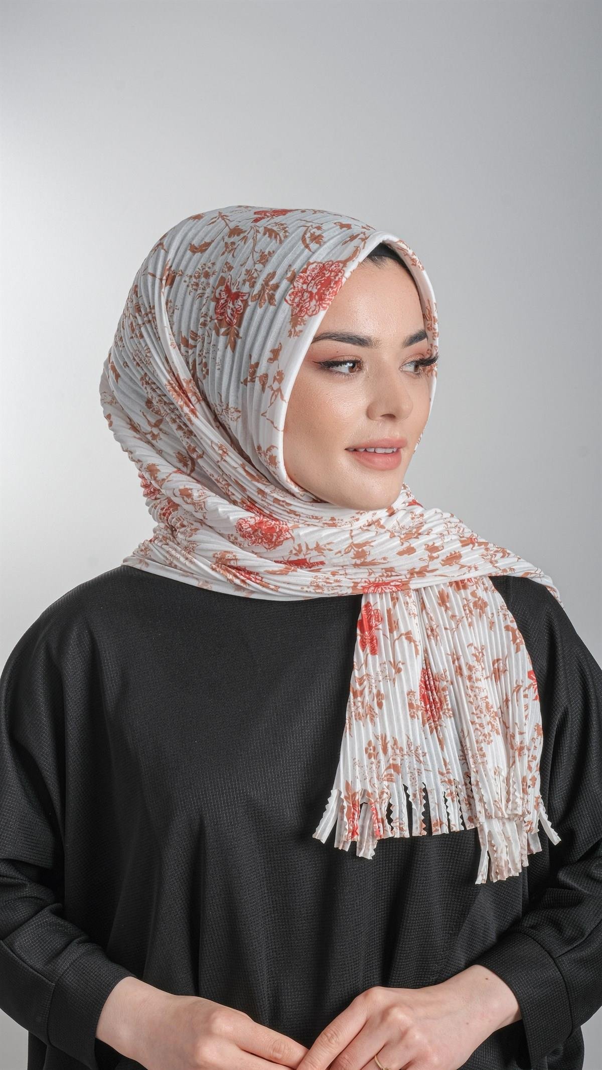 Krem-Gold Pratik Hazır Geçmeli Tesettür Eşarp Kesik Elyaf Piliseli Çiçek Desenli 1818D6_4002