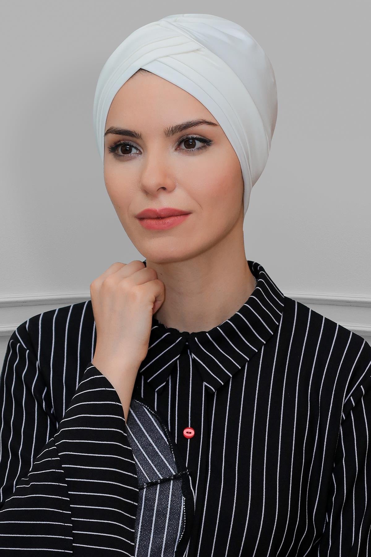 Krem Pratik Hazır Geçmeli Tesettür Bone Sandy Kumaş Üç Çapraz 1803_40