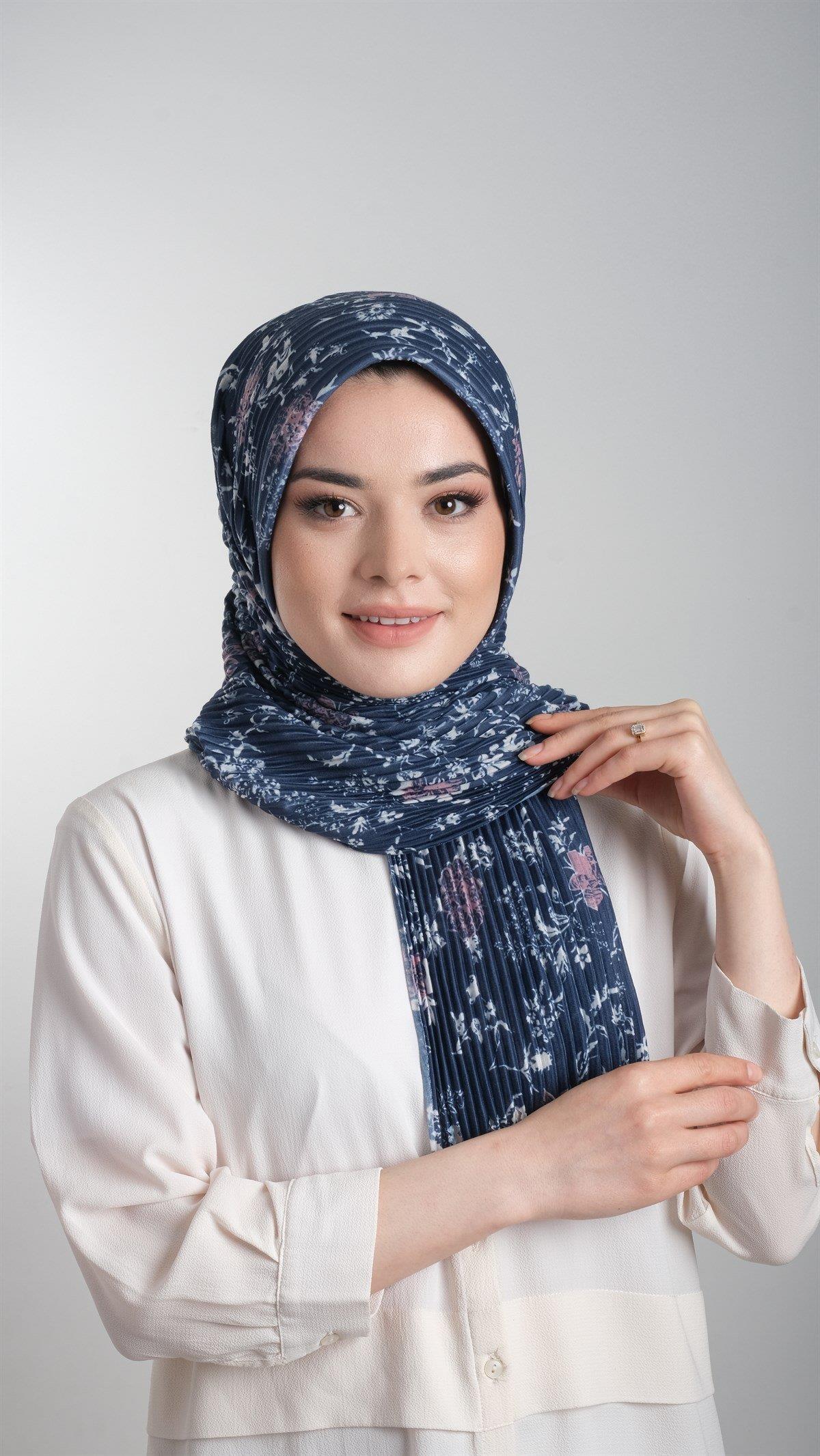 Lacivert-Pudra Pratik Hazır Geçmeli Tesettür Eşarp Kesik Elyaf Piliseli Çiçek Desenli 1818D6_206