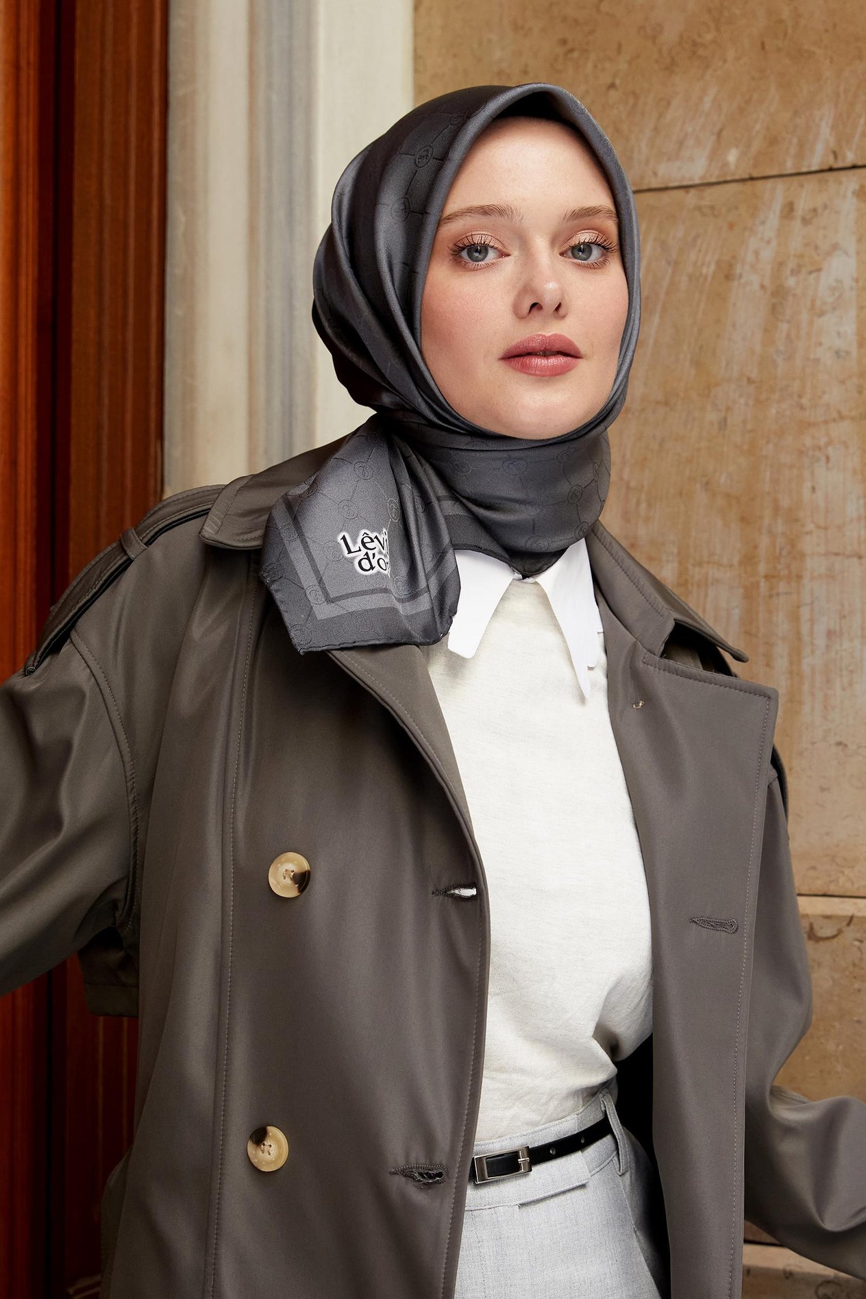 Levidor Tivil İpek Eşarp 4141-01 Kenarı Çizgili Monogram Desen