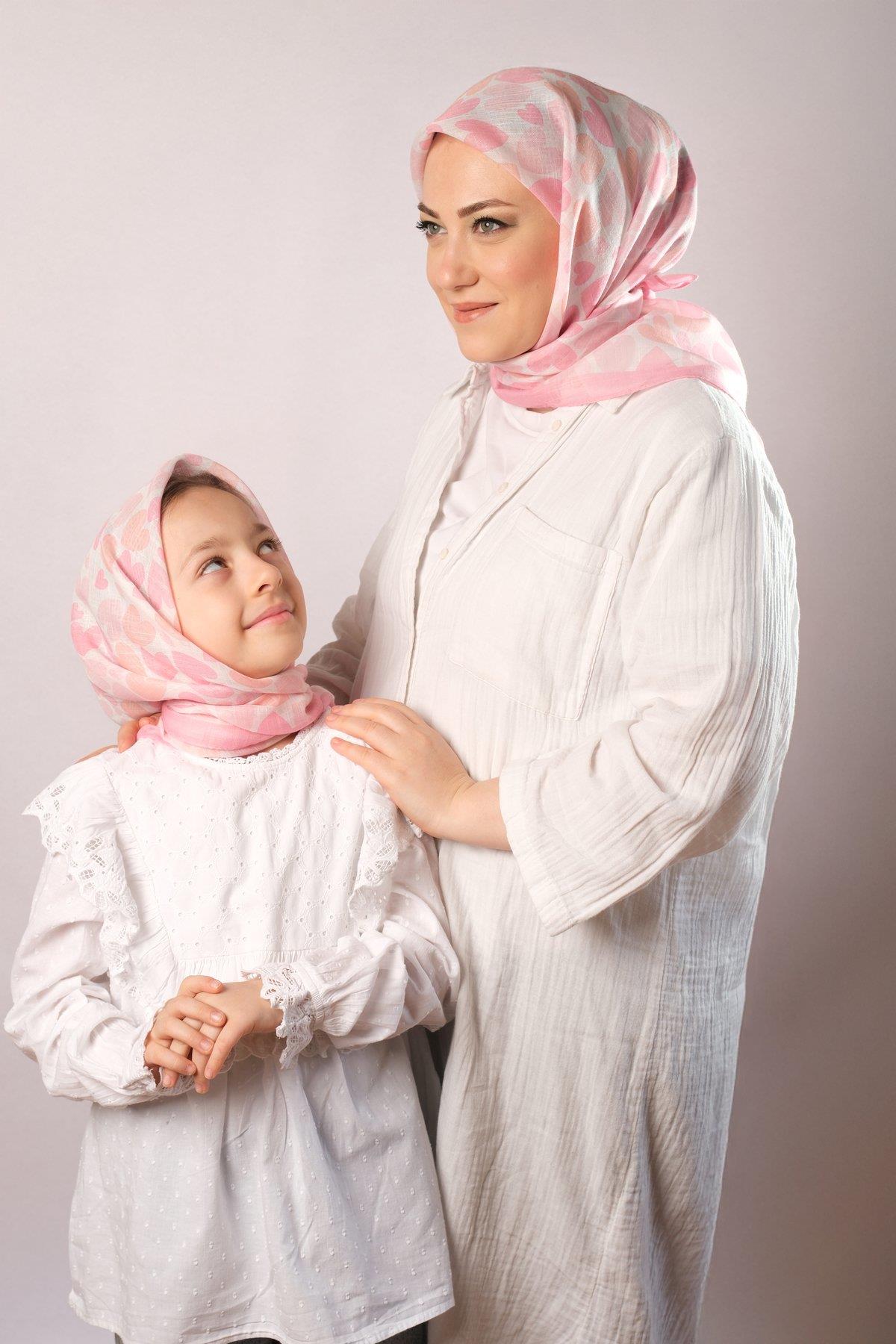 Pembe Dijital Baskılı Anne Kız Kombin Tesettür Eşarp Pamuk Polyester Kalp Desenli 6004_04