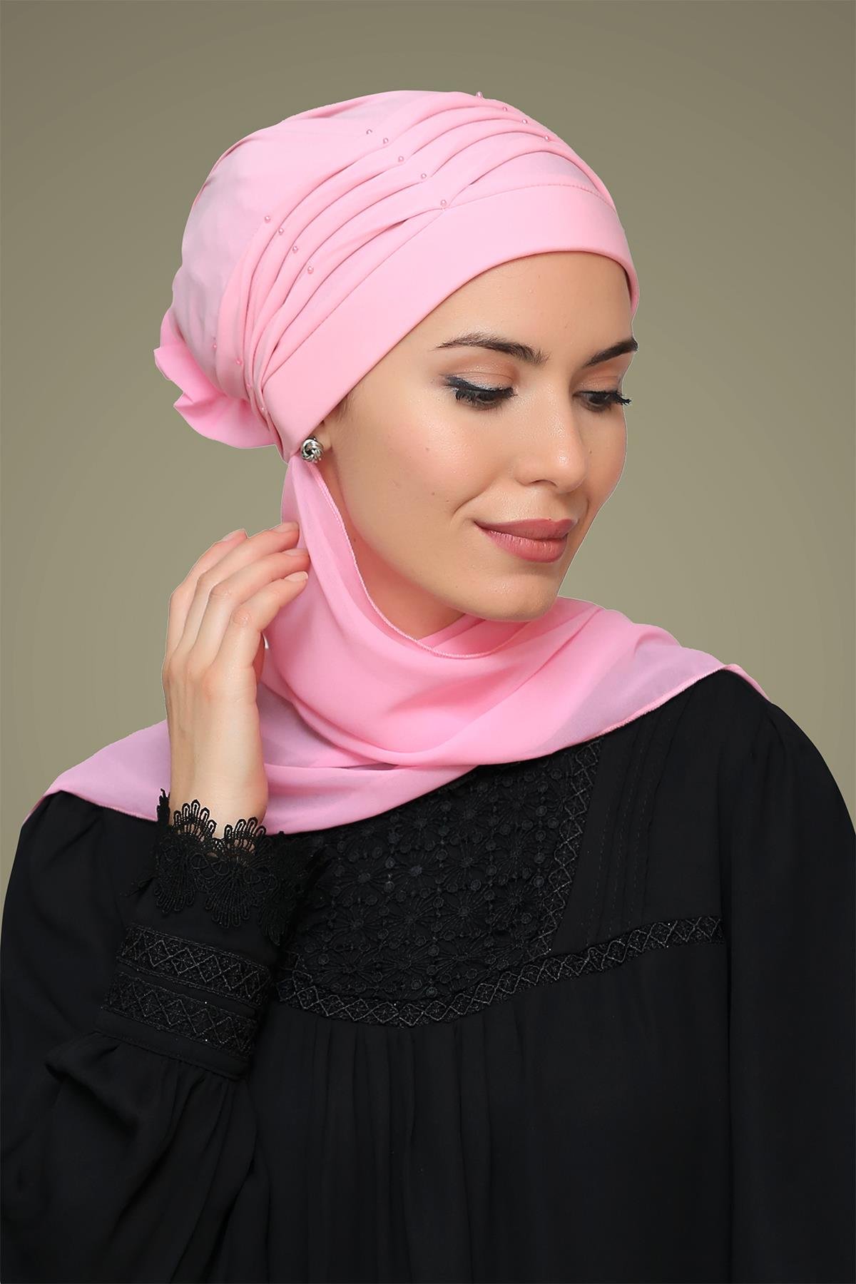 Pembe Pratik Hazır Geçmeli Tesettür Bone Sandy Kumaş İncili Nervürlü Güllü Atkılı 1805A_04