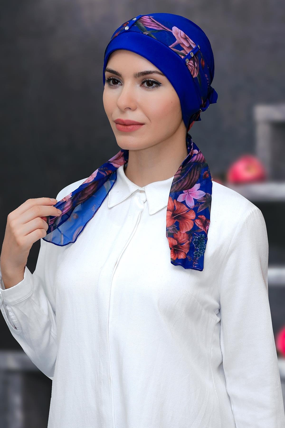Saks Mavisi Pratik Hazır Geçmeli Tesettür Bone Sandy Kumaş Desenli Şifon Kemerli 1305D_24